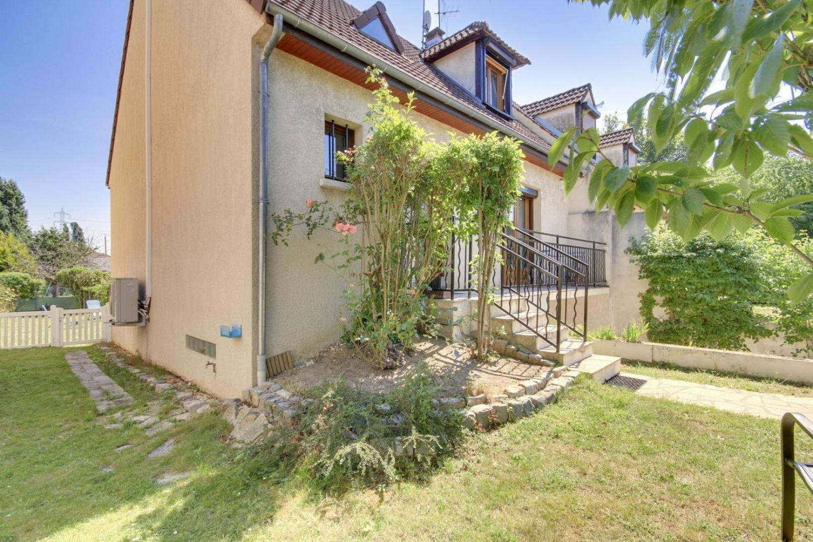 Authentique Demeure Familiale A Neuilly-Sur-Marne Neuilly-sur-Marne Exterior photo
